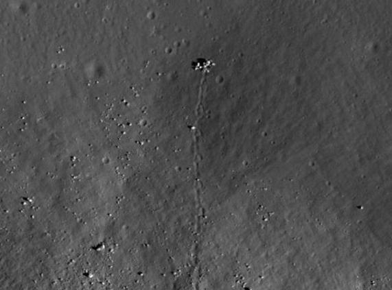 Misterul craterului Schröteri: o maşină de excavare extraterestră pe Lună!?