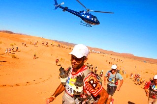 Cea mai dură competiţie din lume: "Maratonul nisipurilor" din Maroc... 240 km prin deşertul fierbinte!