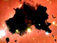 "Extratereştrii anorganici" s-ar putea afla în interiorul "norilor negri" care se găsesc în întreg Universul