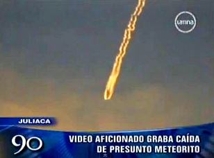 Un OZN gigantic se prăbuşeşte deasupra lacului Titicaca din Peru? Meteorit? Avion care împrăştie chemtrails? O hologramă a proiectului Blue Beam?