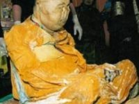 Minunea trupului mort al călugărului budist Itigelov: dezgropat după 75 de ani, călugărul arată ca viu în poziţie de meditaţie!