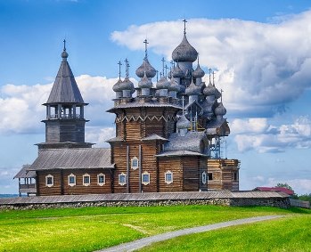 Catedrala "Schimbarea la Faţă" din insula Kiji (Rusia): o minune arhitectonică. Singura biserică din lume în formă de cort!