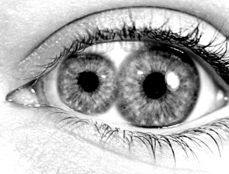 Oamenii cu două irisuri sau două pupile într-un singur ochi sunt demoni sau extratereştri?