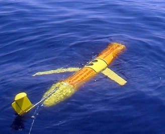 După ce au umplut spaţiul aerian cu drone ucigaşe, americanii doresc acum să împânzească apele mărilor şi oceanelor cu drone subacvatice!