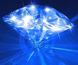În Africa de Sud a fost scos la suprafaţă un diamant albastru gigantic, în valoare de 20 de milioane de dolari... De ce dau bogătaşii atâţia bani pe o piatră!? Nu cumva diamantele amplifică "energiile extraterestre"?
