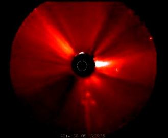 Se împlineşte profeţia biblică din Evaghelia lui Luca? Satelitul NASA SOHO a surprins în jurul Soarelui o uriaşă cruce cosmică!