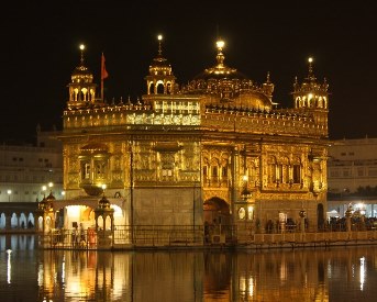 Amritsar sau templul de aur, unul dintre cele mai incredibile construcţii de pe Pământ!