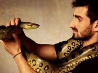 Un documentar incredibil de pe "Discovery Channel" pretinde că un bărbat a fost "mâncat de viu" de un şarpe gigantic, dar a supravieţuit!