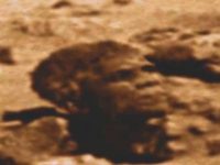 Pe Marte a fost observat un artefact ce seamănă cu capul lui Obama! Ipoteză fantastică: este preşedintele SUA clona unui rege marţian străvechi!?