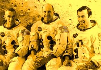 Din arhiva "secretă" NASA: în timpul misiunii spaţiale Apollo X, trei astronauţi aud o "muzică misterioasă" provenind din spatele "părţii întunecate" a Lunii!