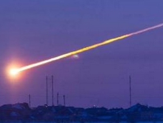 O minge de foc strălucitoare a fost văzută căzând din cer în India... Printre rămăşiţele ei, s-ar fi găsit un vas de aluminiu! Dovada prezenţei extraterestre!?