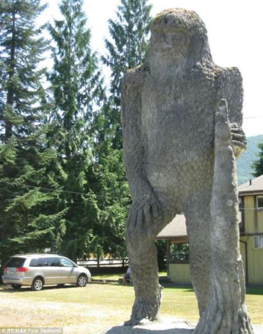 statuia lui Bigfoot 1