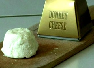 Brânza din lapte de măgar... o delicatesă care costă 2.000 de dolari kilogramul! Aţi fi dispuşi să daţi atâţia bani?