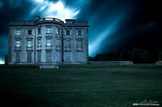 Loftus Hall, casa cea mai bântuită din Irlanda, împlineşte 666 de ani de existenţă... Se spune că acest conac e bântuit şi de diavol şi de fantome!