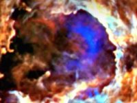Un imens şi misterios chip uman albastru a fost descoperit într-o nebulă îndepărtată din galaxia noastră! Pareidolie sau simbolul unei civilizaţii extraterestre extrem de avansată?