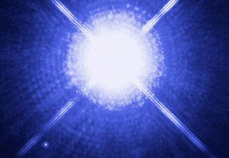 O stea pitică albă, aflată în constelaţia Draco, e compusă aproape în totalitate din oxigen! E un mare mister cu ea, căci gazele i-au fost absorbite...