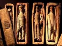 Enigma celor 17 sicrie miniaturale cu figurine umane din Scoţia - cu ce scop au fost ele create?