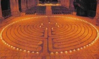 Misterul labirintului de la catedrala Notre-Dame de Chartres... există vreo energie vindecătoare acolo?