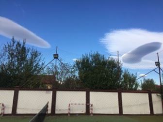 Ne invadează "OZN-urile"? Alţi nori bizari au fost observaţi în România