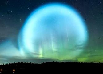 O enormă minge albă de lumină, plină de mister, a apărut în Nordul Siberiei