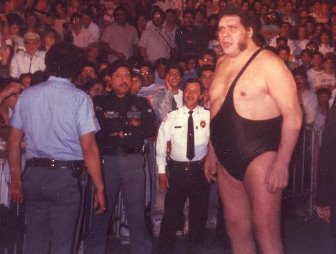 Andre Gigantul, colosul de 2,24 metri şi 220 de kg - "a opta minune a lumii"