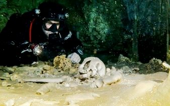 Mai multe peşteri subacvatice uriaşe din Mexic ascund artefacte mayaşe străvechi