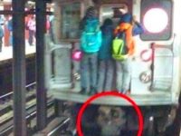 Sub un tren de metrou din New York apare un imens craniu uman - simbolul morţii! În aceeaşi zi, o femeie a fost ucisă în metrou...