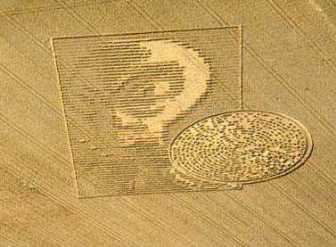 Cine ar fi putut face peste noapte un desen ca acesta, în mijlocul unui lan cu cereale, şi care conţine un mesaj enigmatic în cod binar?