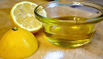 Consumaţi zilnic o linguriţă de ulei de măsline şi lămâie, iar rezultatele vor fi uimitoare