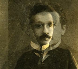 Einstein şi un bârlădean necunoscut: două fotografii care confirmă legenda existenţei dublurilor în lume
