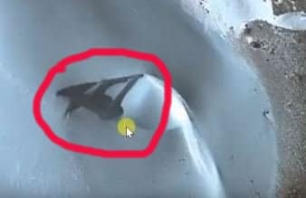 O nouă descoperire! Un obiect neidentificat gigantic a ieşit de sub gheţurile Antarcticii...