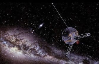 Sonda spaţială Voyager 2 va intra în spaţiul interstelar. Va detecta şi ea "unda de energie cosmică" care ar putea ajunge pe Terra?