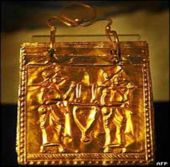 Ştiaţi că... cea mai veche carte din lume este "Cartea etruscă de aur", ce are peste 2.500 de ani vechime?