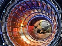 Un videoclip incredibil ne povesteşte cum s-a încercat aducerea la viaţă a unei mumii extraterestre în interiorul Acceleratorului de Particule de la Geneva