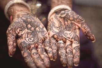 Cei mai tatuaţi 5 oameni din lume