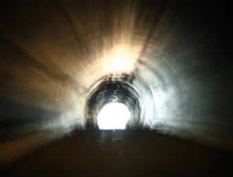 Timpul încetineşte şi "îngheaţă" într-un tunel din Londra? O poveste incredibilă...