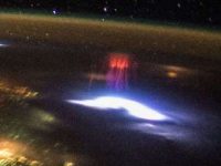 Oamenii de ştiinţă au observat explozii misterioase de lumină deasupra Pământului şi nu au găsit încă nicio explicaţie!