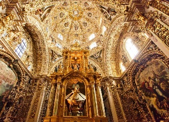 Cea de-a opta minune a lumii: Capela de aur a Rozariului din Mexic