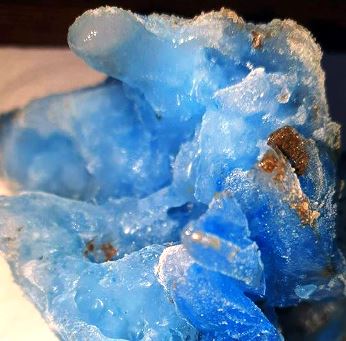 Misterioasa gheaţă albastră căzută din cer în România: e de origine extraterestră!?