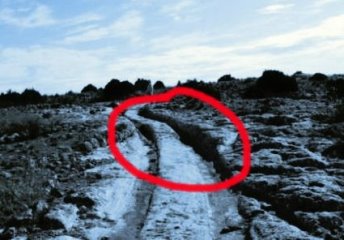 Urme de autovehicule, solidificate în piatră, vechi de milioane de ani - în Turcia, Spania şi alte ţări! Cum e posibil aşa ceva!?