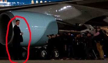 O, Dumnezeule, bodyguard-ul preşedintelui Trump pare a fi un gigant de 2,5 metri!
