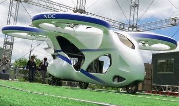 În sfârşit: în Japonia s-ar putea călători cu maşini zburătoare până în 2023!