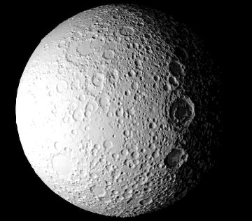Un mare mister: de ce în 40 de ani, Luna şi-a micşorat diametrul cu circa 90 de km?