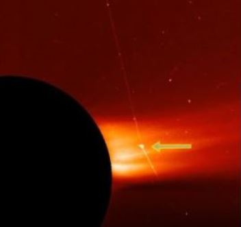NASA a fotografiat lângă Soare o presupusă navă spaţială extraterestră care trage o rază laser în spaţiul cosmic?