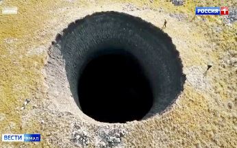 Un nou crater imens s-a deschis în Siberia! Cercetătorii încă nu au o explicaţie totală asupra fenomenului misterios...
