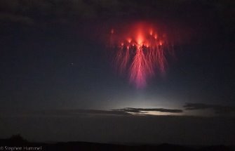 Un fenomen atmosferic încă misterios: "meduzele roşii" ce apar în timpul furtunilor, la peste 60 de km deasupra Pământului