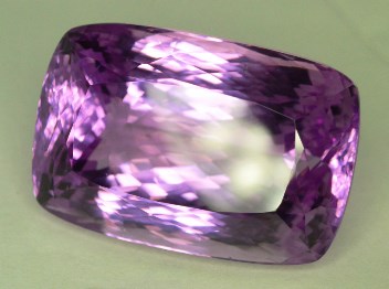 Cel mai puternic cristal pentru chakra inimii: kunzitul roz