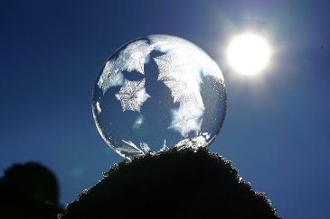 Statul Texas a îngheţat din cauza unui aer polar; în Orientul Mijlociu tropical a nins neobişnuit de mult! Vine "încălzirea globală", nu-i aşa?