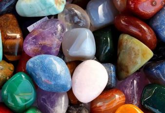 Puterea magică a pietrelor preţioase şi semipreţioase era cunoscută de vechile civilizaţii ale lumii
