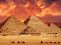 O teorie interesantă a unui profesor român: piramidele din Egipt ascund o informaţie esenţială cu privire la extratereştrii care ne-au vizitat Pământul în trecut